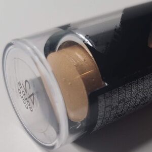 L’Oréal Paris Infallible Illuminateur Stick Gold Is Cold 42